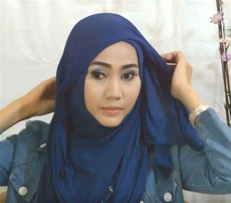 tutorial hijab pashmina untuk fashion gaya hijab muslim kebaya
