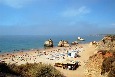 Intuitive trip planning allows you to book your travel and stay in an easy to use format. Portimao Travel Guide - Algarve Portugal