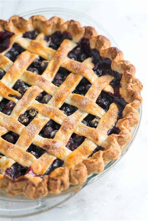 A tasty mixed berry pie in a flaky, buttery crust. Easy Homemade Blueberry Pie | Recipe in 2020 | Easy ...