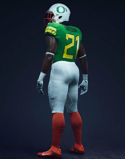 Oregon Ducks To Debut Very Lit Once A Duck Uniforms On