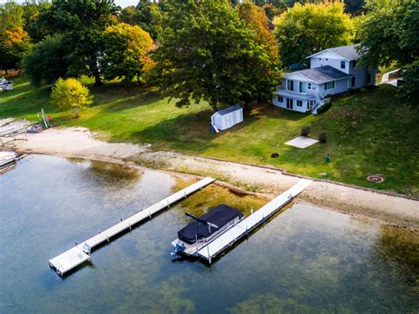 Michigan Waterfront Property In Benton Harbor St Joseph River Paw
