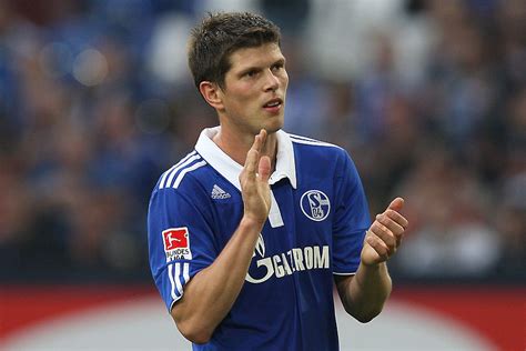 I played him in a 4312 with depay as the other st and kpb as cam. Sports Stars: Klaas-Jan Huntelaar Profile, Pictures And ...