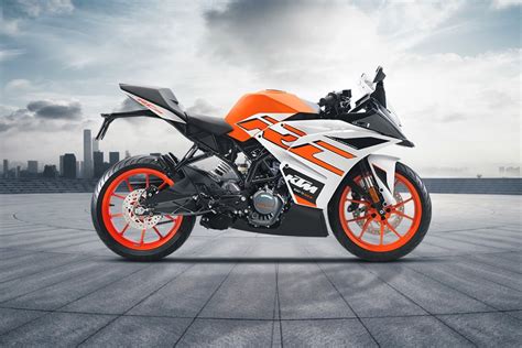 This lightweight, compact engine really packs a punch and with 11 kw (15 hp @ 9,250 rpm) it's the sportiest option out there for a1 riders. KTM RC 125 BS6 Price, Mileage, Images, Colours, Specs, Reviews