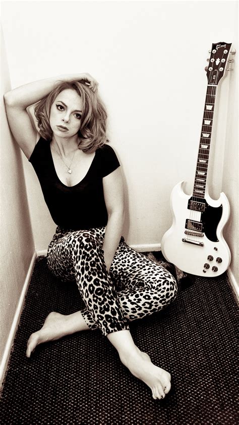 Samantha Fish Brings ‘chills And Fever To Mexicali Live The New York Times