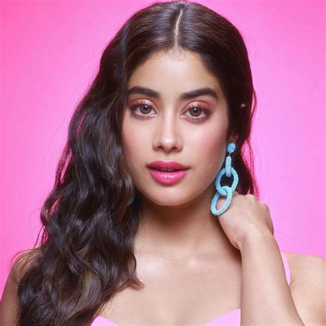 Janhvi Kapoor Aces Portrait Photography Like A Pro Melts Hearts With