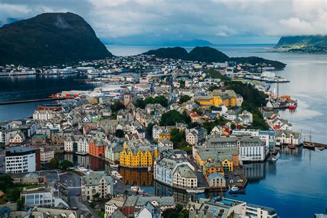 It is a sea port, and is noted for its unique. Top Things to Do in Norway - What to See in Norway - Arzo ...