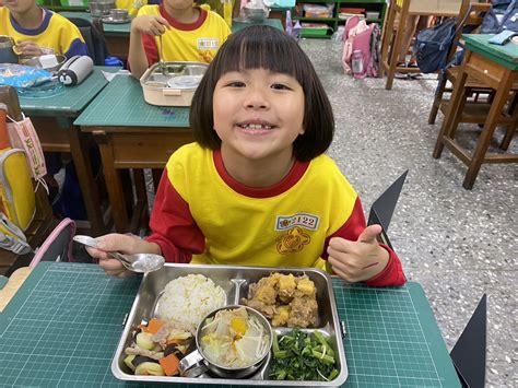 桃園教育局推營養午餐結合在地食材 龍潭學童享用筊白筍鮮甜 民視新聞網