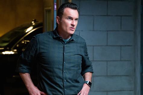 Fbi Most Wanted Star Julian Mcmahon Leaving The Show After Three