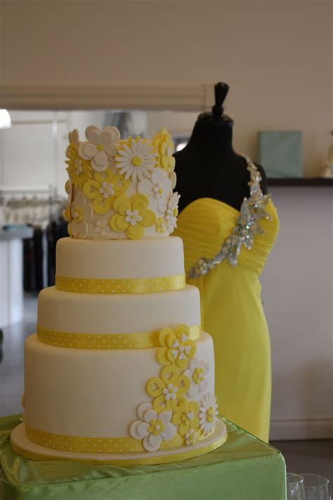 Loving The Yellow Amazing Wedding Cakes Just Cakes Gorgeous Wedding