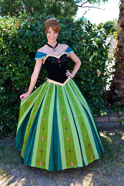 Disney frozen 2 queen anna coronation gown cosplay costume package includes: Frozen's Princess Anna in her summer Coronation dress ...