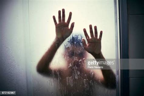 Shower Door Steam Photos Et Images De Collection Getty Images