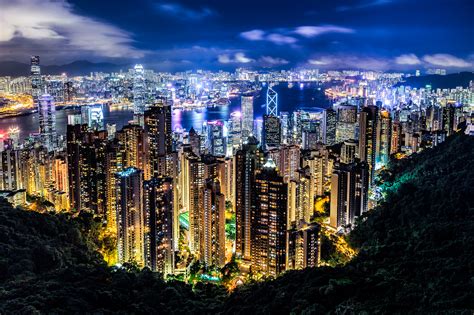 Nice night view of many planes and of the airport. Hong Kong at night 2048x1365 : CityPorn