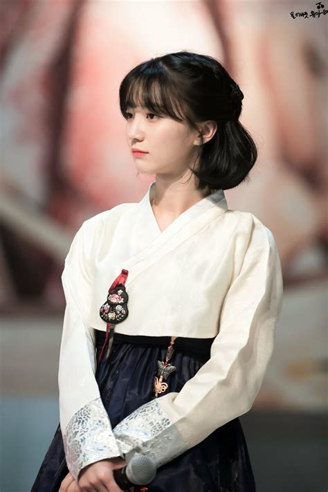 오마이걸, 새 앨범 'dear ohmygirl' 트랙리스트 오픈 총 6개 트랙 전체 공개! 오마이걸, 신보 'dear ohmygirl' 첫 콘셉트 포토 공개! 오마이걸 비니 +움짤 - 베픽 라이브스코어