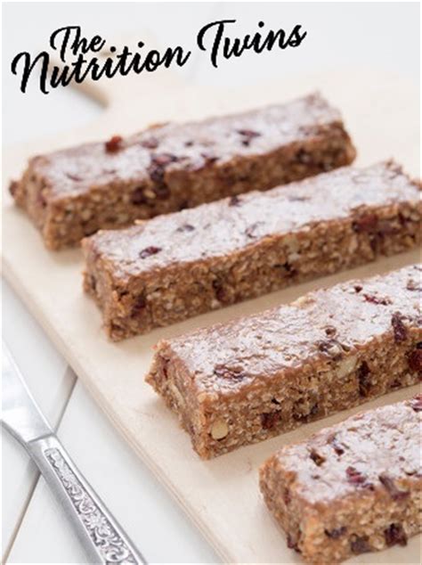 A recipe for healthy homemade granola bars. Healthy Homemade Granola Bars! | Nutrition Twins