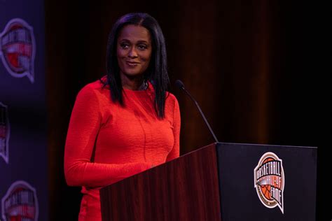 Photos Swin Cash Attends Media Circuit At Naismith Memorial Basketball