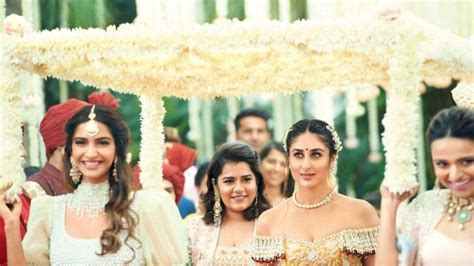 Kareena Kapoors Wedding Lehenga Is Rare And Sexy Get Her Bridal Look Now Fashion And Trends
