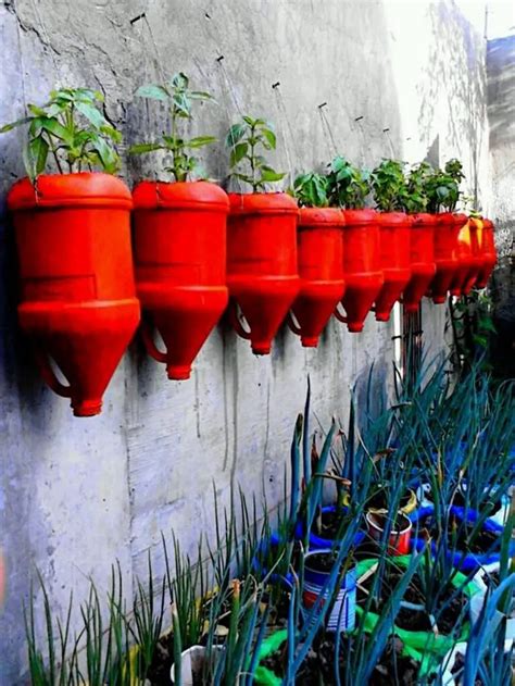 Awesome Diy Plastic Bottle Planters 3 Easy Steps Craft Projects For