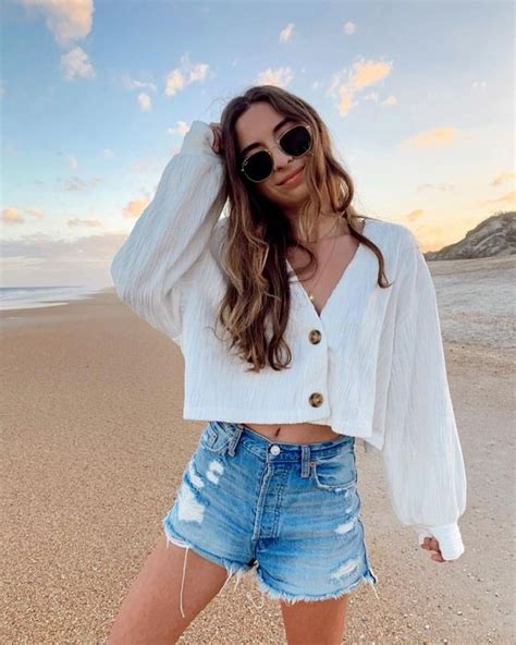 22 Trendy And Chic Beach Outfits Ideas For 2020 Fancy Ideas About Everything