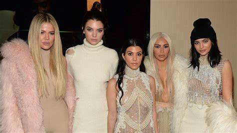 the 5 famous kardashian jenner sisters