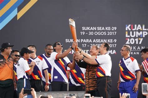 Sehingga semalam, malaysia berjaya merangkul pingat emas menerusi acara endurance (kuda lasak) di terengganu di mana skuad malaysia diketuai sendiri oleh sultan terengganu, sultan mizan zainal abidin. Acara Pembukaan Sukan SEA 2017 Kuala Lumpur Akan ...