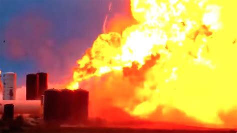Spacex did not update the documentation when it swapped two raptor engines after the static fire tests for faa approval. VIDEO: Prototype of New SpaceX Rocket Starship Explodes on ...