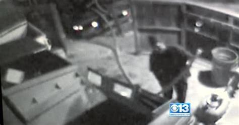 Restaurant Owners California Lawmakers Targeting Grease Thieves Cbs