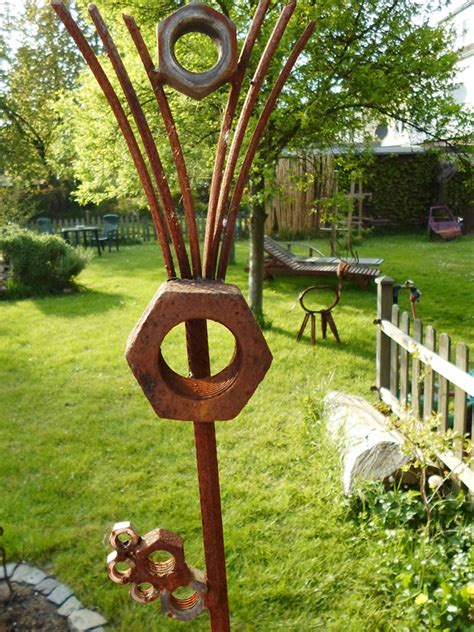 Ultimade® stecktisch für garten hof und festivals gartentisch grilltisch campingtisch höhenverstellbar edelstahl und bambus. Betonskulpturen und Schrottplastiken: Metall