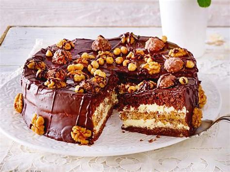 Maybe you would like to learn more about one of these? Ferrero-Rocher-Torte Rezept | LECKER | Rocher torte ...