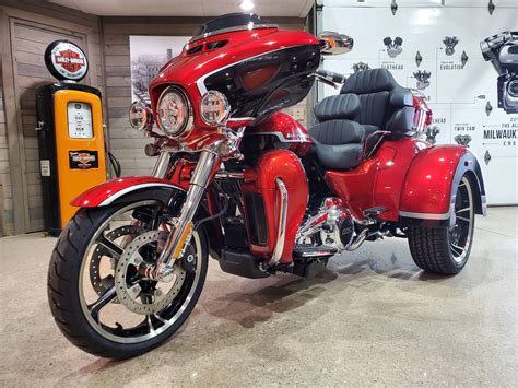 New 2021 Harley Davidson Cvo™ Tri Glide® Motorcycles In Kokomo In 950711 Sunset Orange