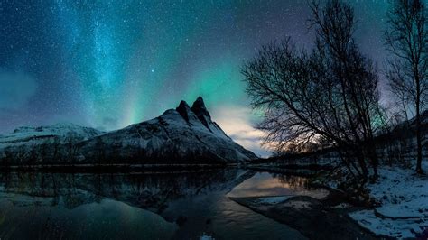 Aurora Borealis Lake Mountain Night Reflection Under Starry Sky Hd