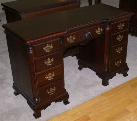 Solid Mahogany Kling Furniture Antique Desk