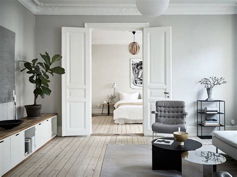 You don't need to go outside to enjoy the day. A cozy home with greige walls - COCO LAPINE DESIGNCOCO ...