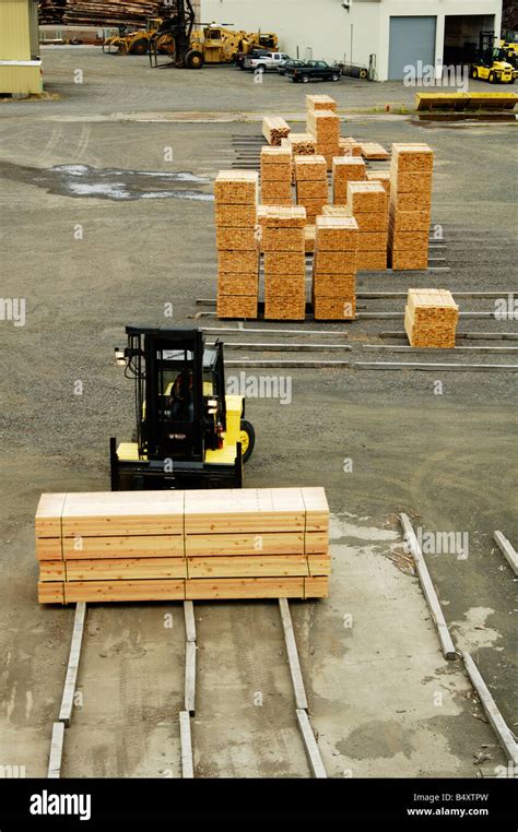Forklift Moving Lumber Hi Res Stock Photography And Images Alamy