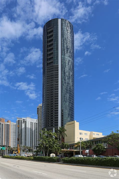 Porsche design tower miami is a luxury condo in sunny isles beach. Porsche Design Tower - Alquileres en North Miami Beach, FL ...