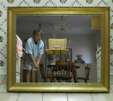 People Trying To Sell Mirrors Is The Most Hilarious Thing You Are Going