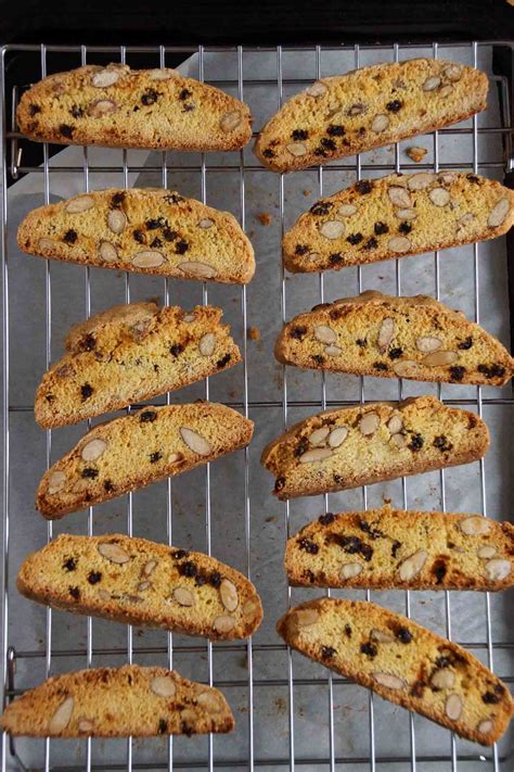 Almond cookie is an epic cookie released in the second half of the beacons of unity update (version 1.2.302). Giada De Laurentiis Almond Biscotti Recipe