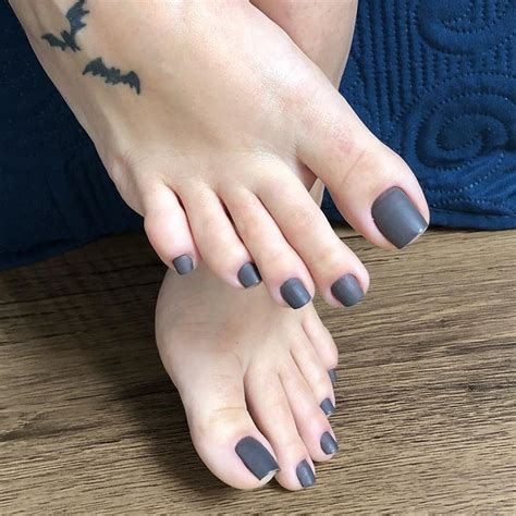 luna 🍒 luna feet instagram photos and videos feet nails toe nails cute toe nails