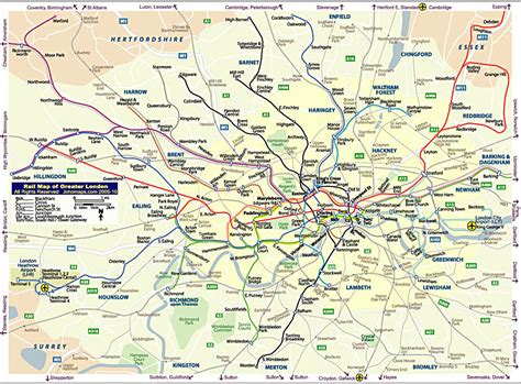 Stansted (stn) es un pequeño aeropuerto situado a 56 kilómetros de londres. Estaciones de tren en Viaje por Londres - Guia de Londres