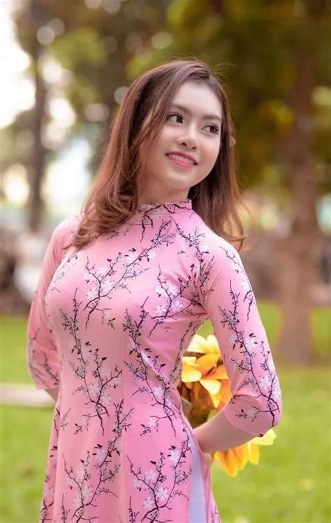 Top Vietnamese Busty Girls Boobs In Traditional Dress Women