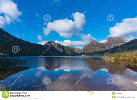 湖鸠和摇篮山全景风景 库存照片 图片 包括有 反映 高地 小山 镜子 远程 天空 公园 塔斯马尼亚岛 93133614