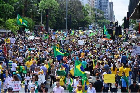 Liberdade de expressão é apanágio da natureza racional do indivíduo 1 e é o direito de qualquer um manifestar, livremente, opiniões, ideias e pensamentos pessoais sem medo de retaliação ou censura por parte do governo ou de outros membros da sociedade. Manifestação "Fora, PT" reúne 10.000 na Paulista. | Blog ...