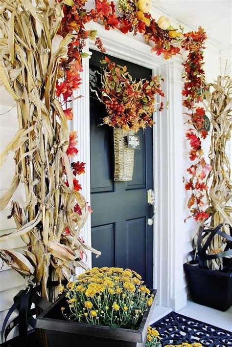 67 Cute And Inviting Fall Front Door Décor Ideas Digsdigs