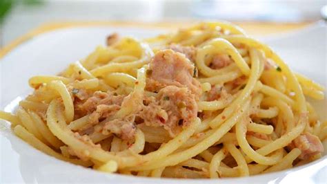 Linguine O Spaghetti Al Tonno E Limone Linguine Or Spaghetti With Tuna