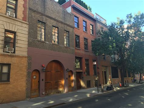 Taylor Swift Used To Live On One Of The Coolest Streets In Nyc Vogue