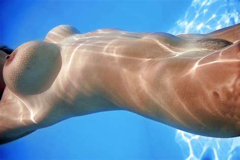 Underwater Nudity Pics Xhamster