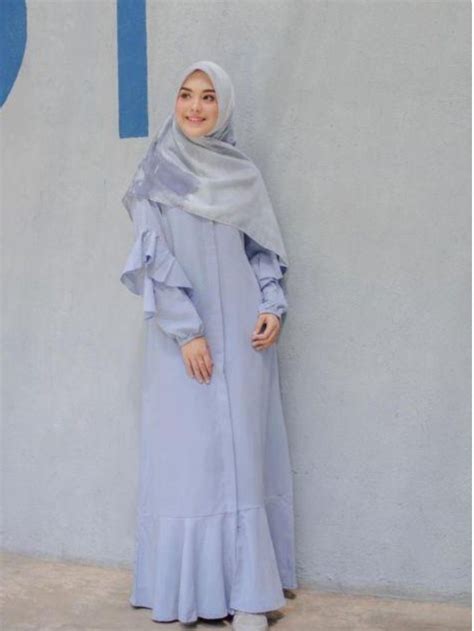 Pin Oleh Binsalam Di Hijab Di 2020 Model Pakaian Muslim Model Baju