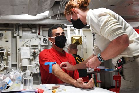 Theodore Roosevelt Sailors Receive Covid 19 Antibody Testing Us