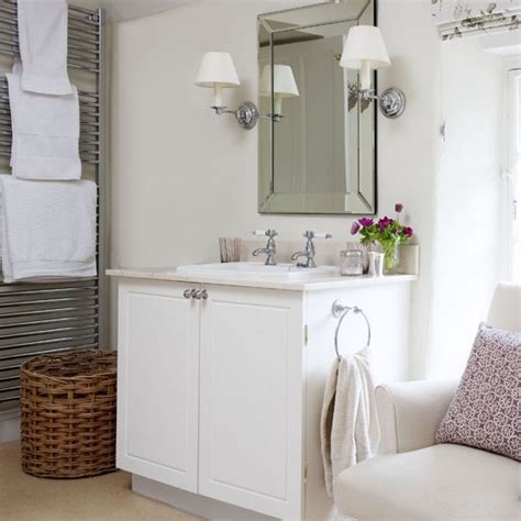 Traditional bathroom vanity units offer a stylish and highly practical solution for those in need of storage. Bathroom with traditional vanity unit | Traditional ...