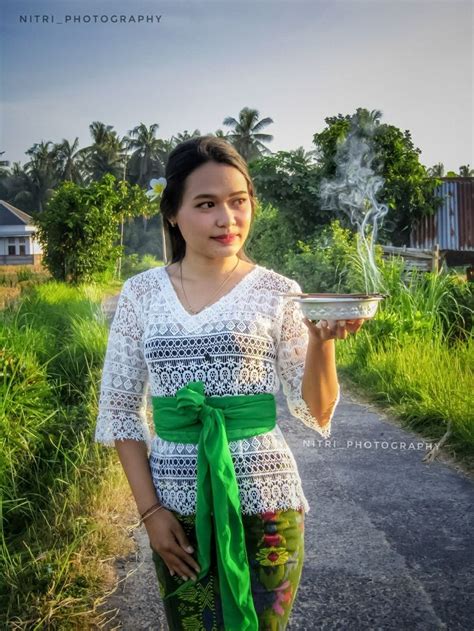 Gadis Bali Anggun Di 2020 Bali