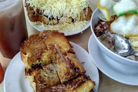 Roti bakar eddy turut mempelopori munculnya roti bakar dengan berbagai rasa yang kekinian. 7 Best Street Foods When You Visit Jakarta for 2020 ...